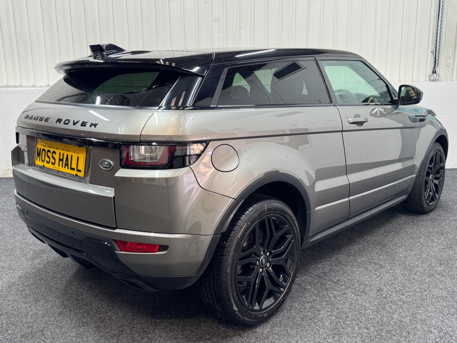 Used Land Rover Range Rover Evoque 2018 for sale - 76585290: Photo 2