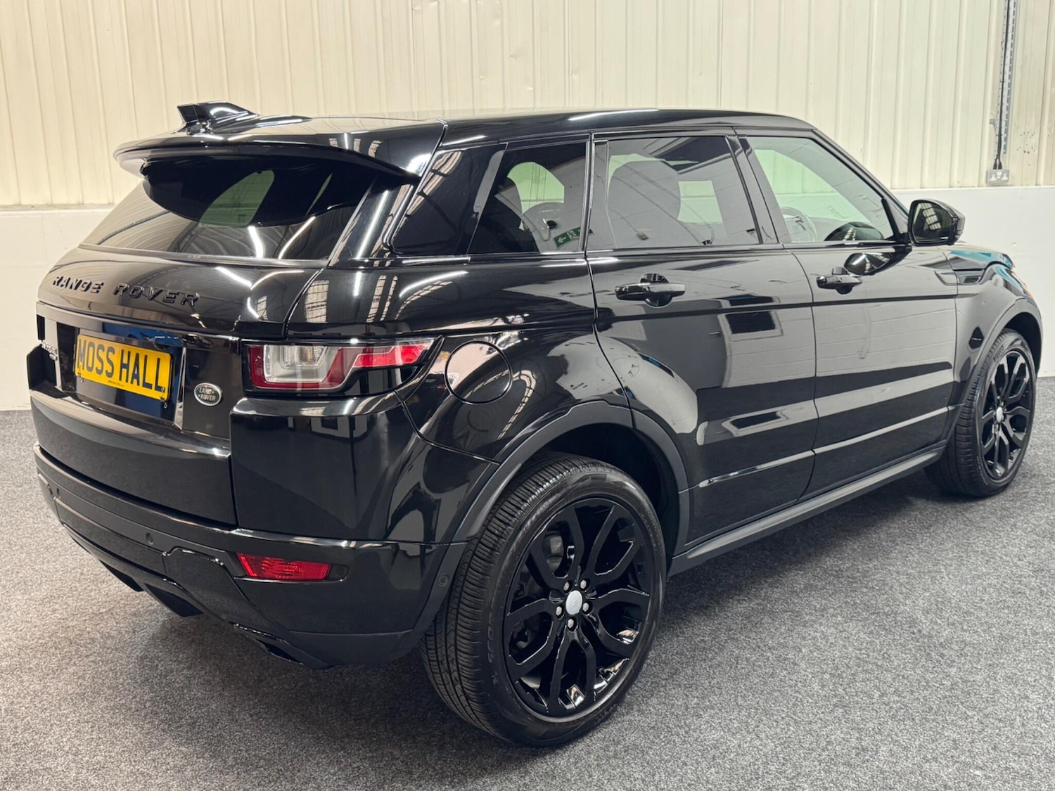 Used Land Rover Range Rover Evoque 2018 for sale - 76108357: Photo 2