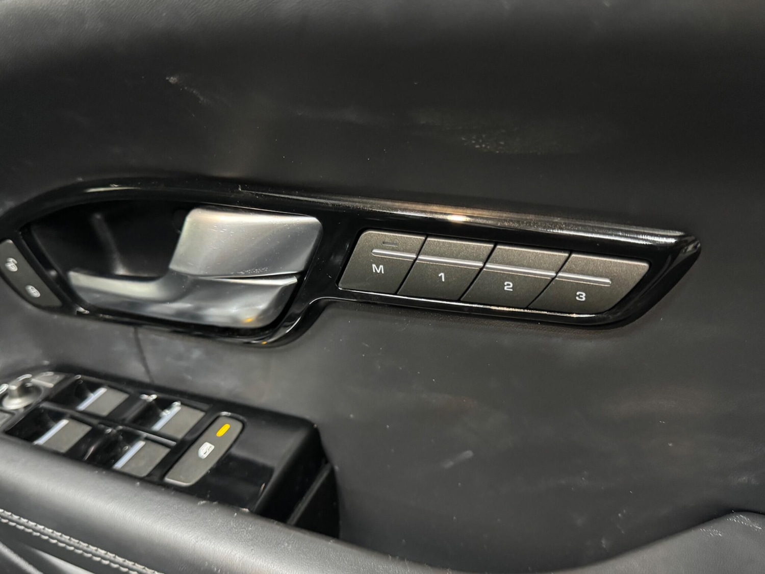 Used Land Rover Range Rover Evoque 2018 for sale - 76108357: Photo 21