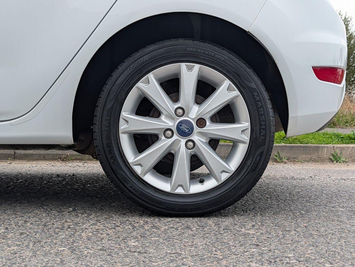 Used Ford Fiesta 2011 for sale - 76307220: Photo 16