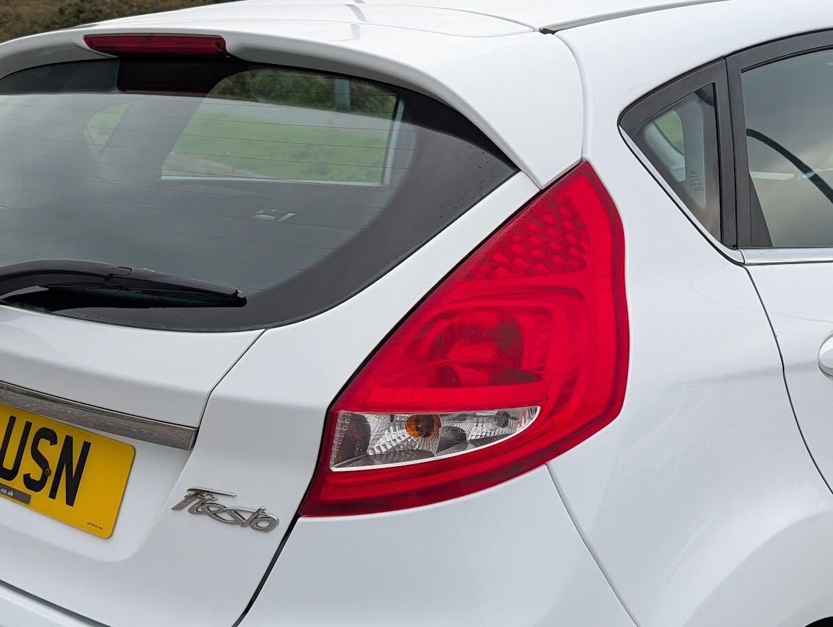 Used Ford Fiesta 2011 for sale - 76307220: Photo 24