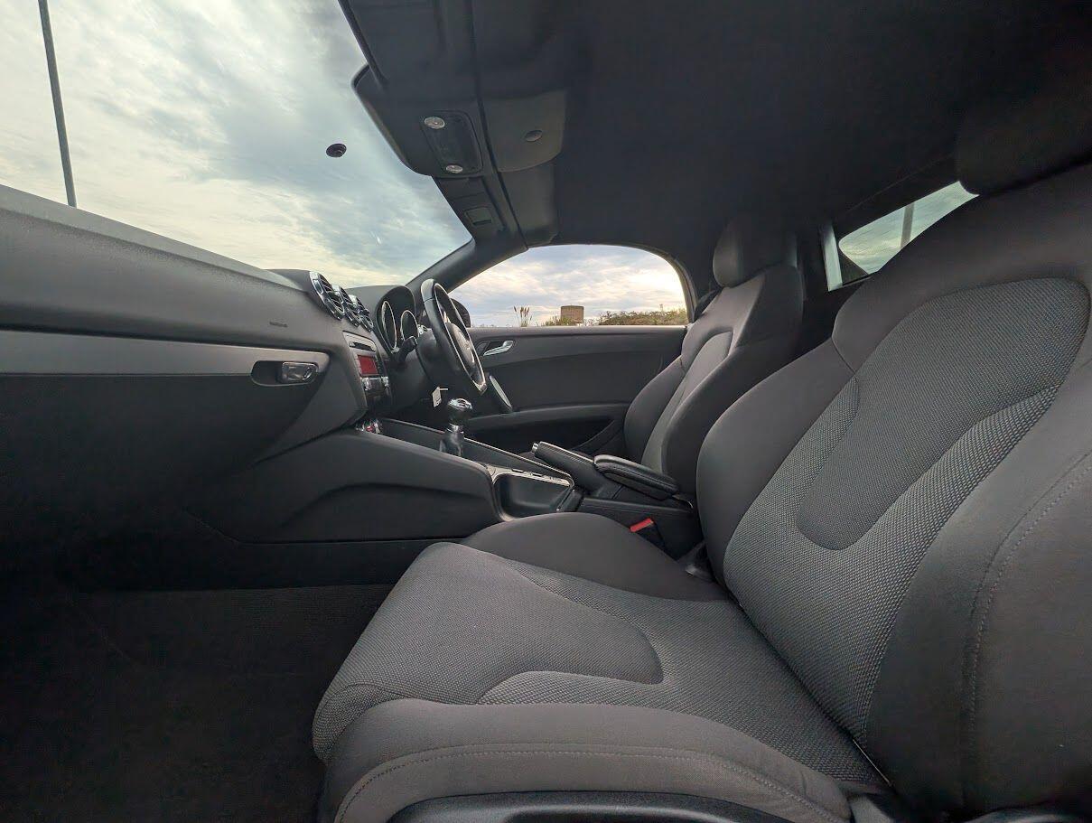 Used Audi TT 2010 for sale - 76989522: Photo 20