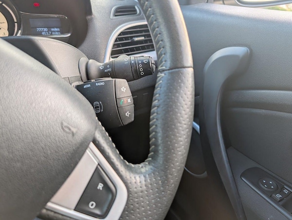 Used Renault Megane 2012 for sale - 76226223: Photo 16