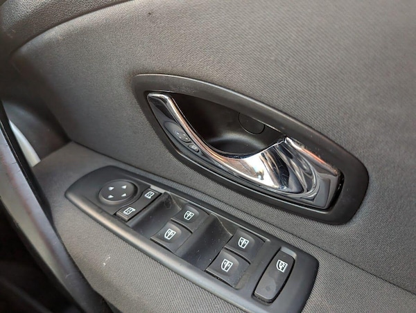Used Renault Megane 2012 for sale - 76226223: Photo 17