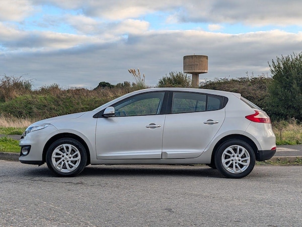 Used Renault Megane 2012 for sale - 76226223: Photo 6