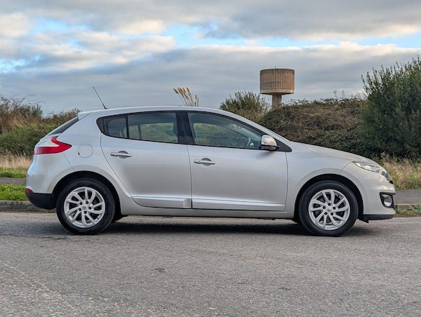 Used Renault Megane 2012 for sale - 76226223: Photo 8