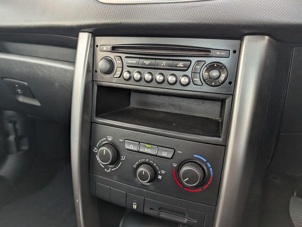 Used Peugeot 207 2011 for sale - 76995490: Photo 36