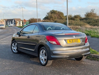 Used Peugeot 207 2011 for sale - 76995490: Photo
