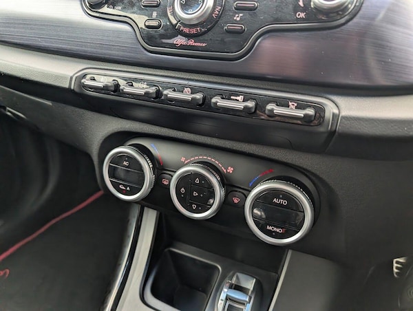 Used Alfa Romeo Giulietta 2011 for sale - 76259255: Photo 14