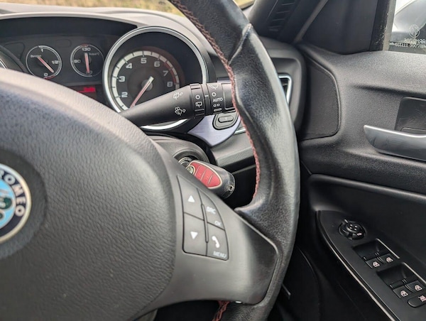 Used Alfa Romeo Giulietta 2011 for sale - 76259255: Photo 16