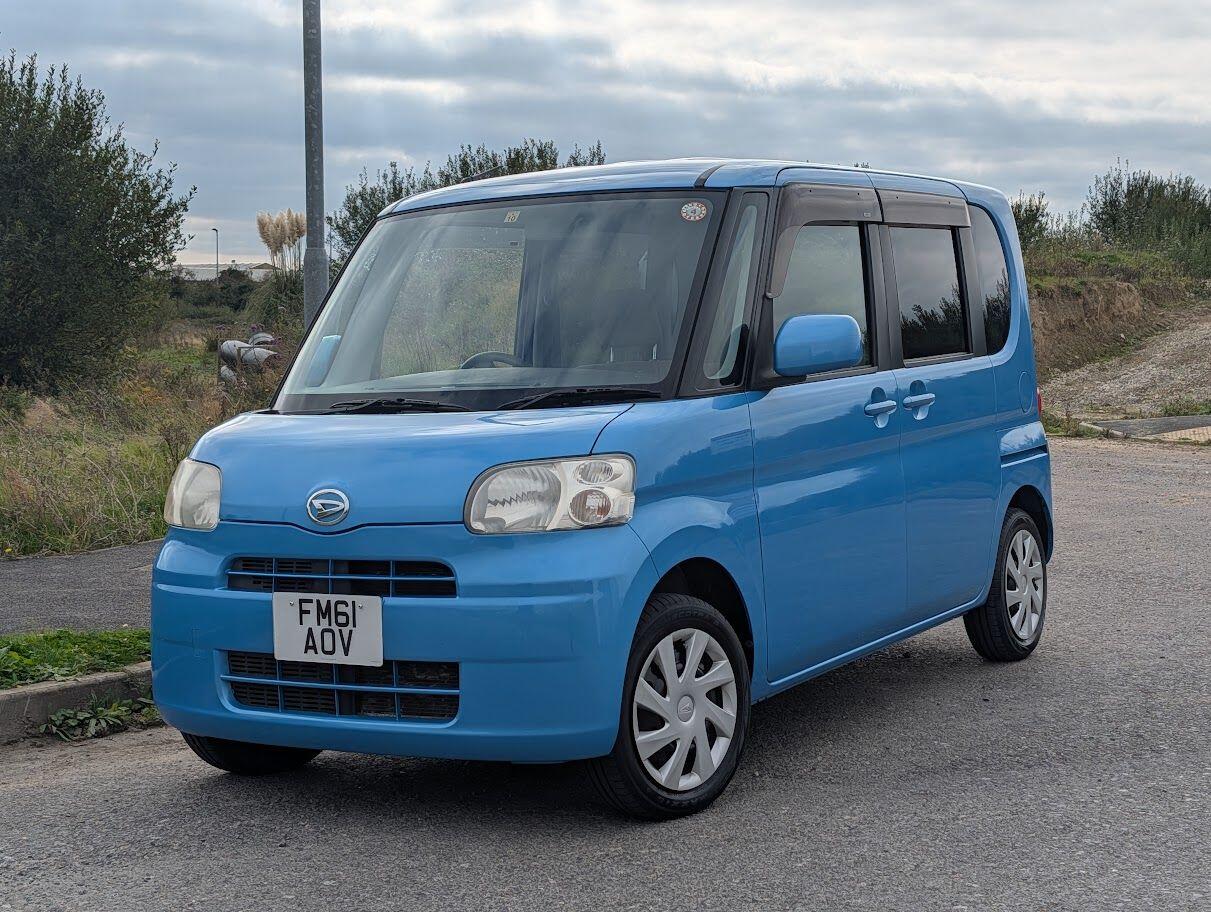 Used Daihatsu Tanto 2023 for sale - 76270326: Photo 3