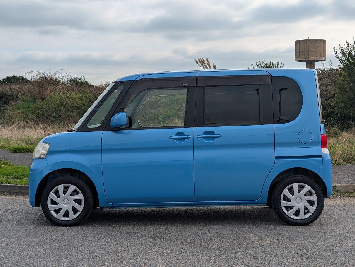 Used Daihatsu Tanto 2023 for sale - 76270326: Photo 6