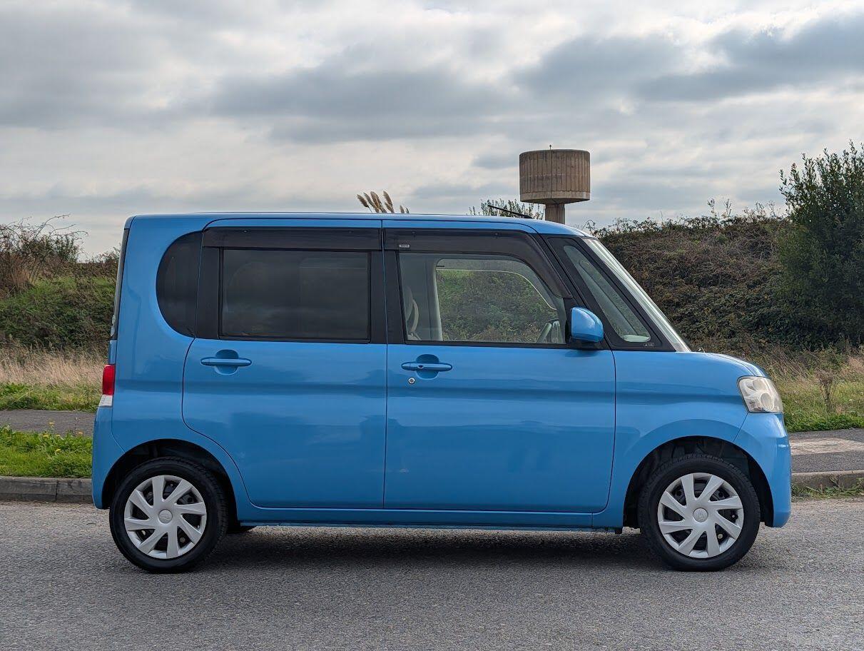 Used Daihatsu Tanto 2023 for sale - 76270326: Photo 8