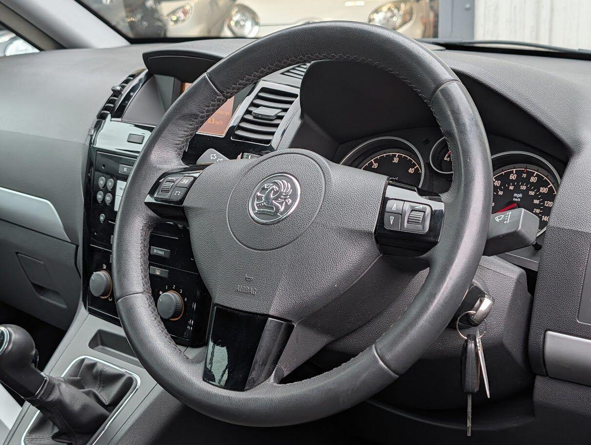 Used Vauxhall Zafira 2011 for sale - 77854116: Photo 24