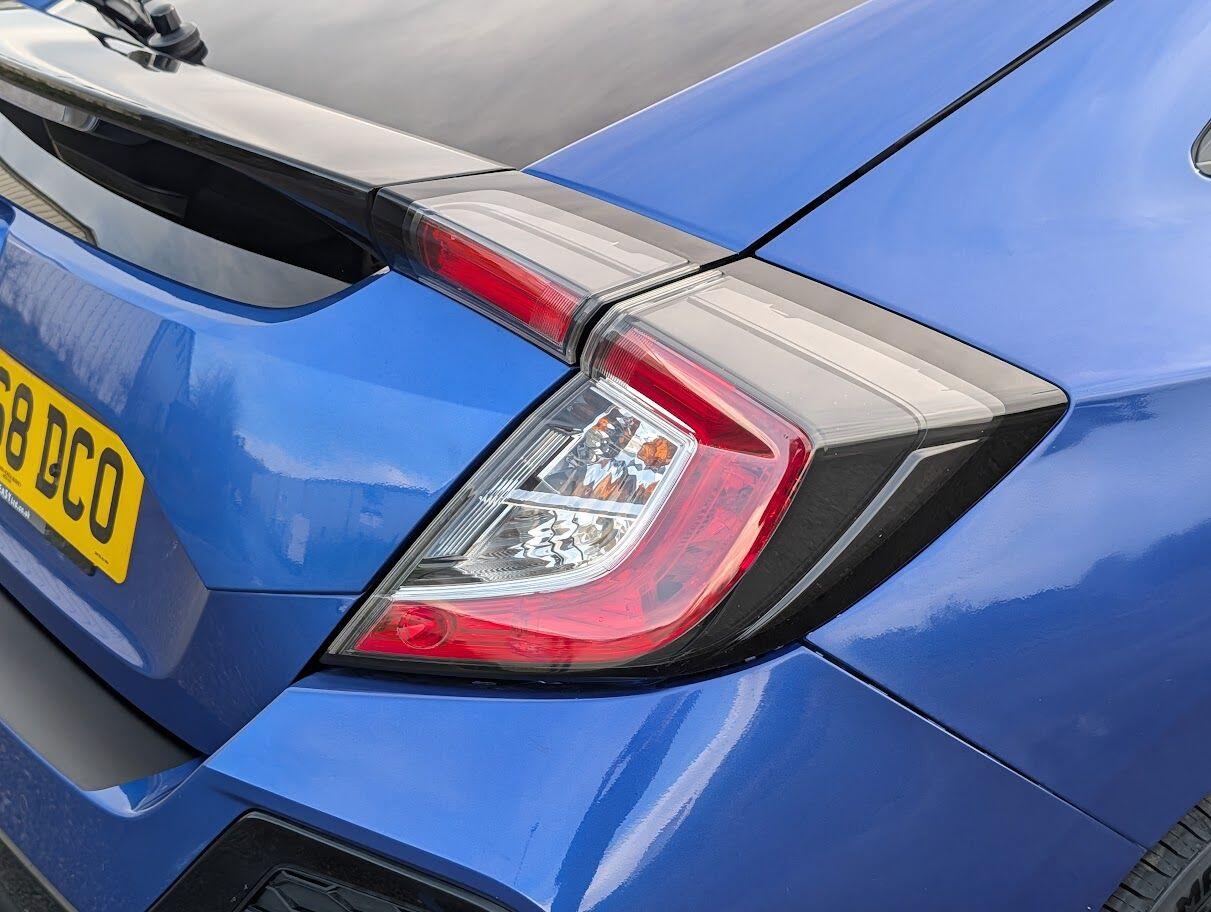 Used Honda Civic 2019 for sale - 76898475: Photo 32