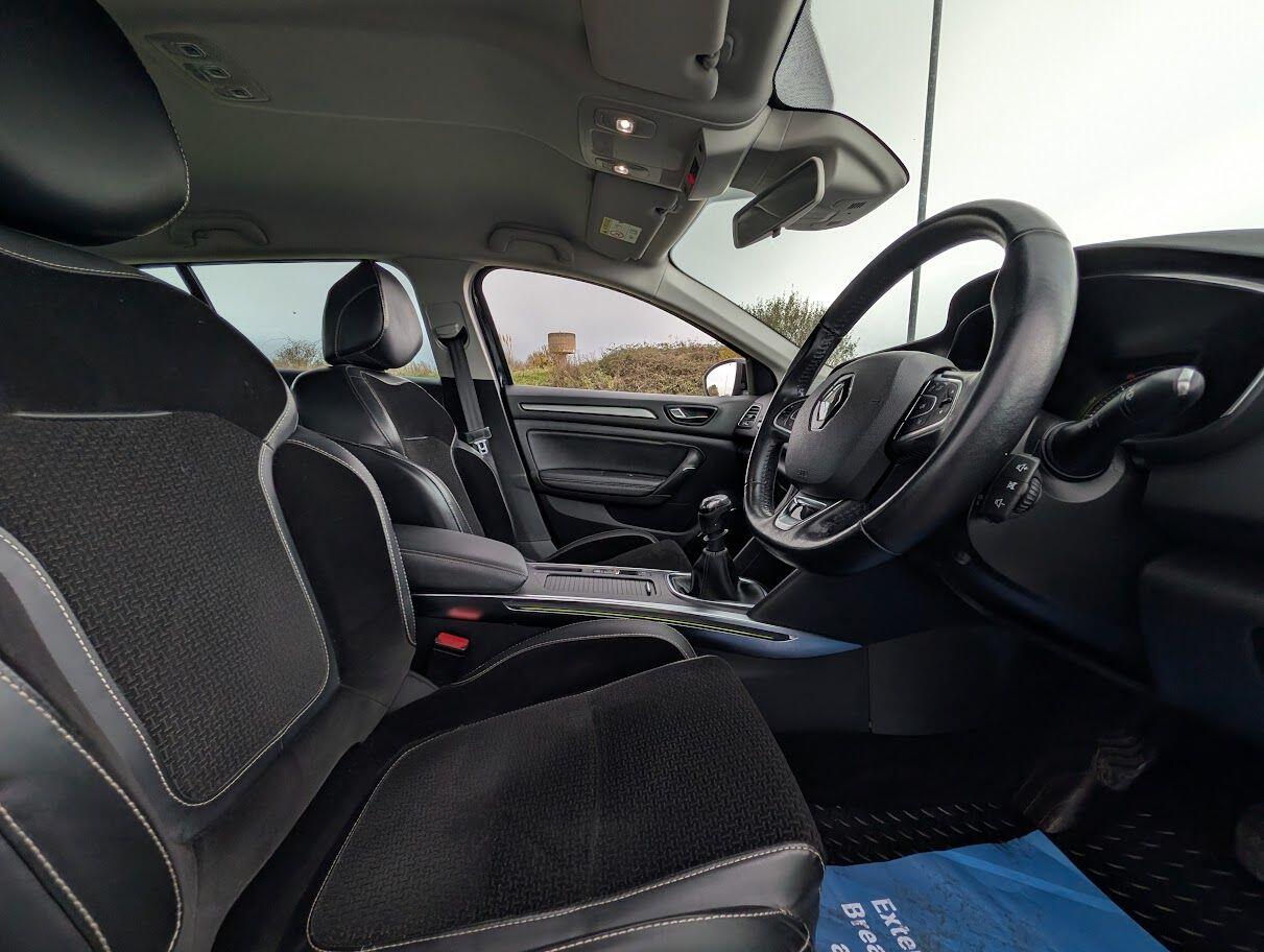 Used Renault Megane 2017 for sale - 76823841: Photo 12