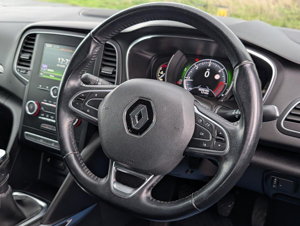 Used Renault Megane 2017 for sale - 76823841: Photo 30