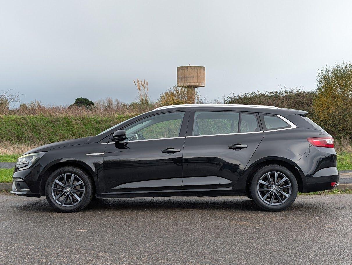 Used Renault Megane 2017 for sale - 76823841: Photo 6