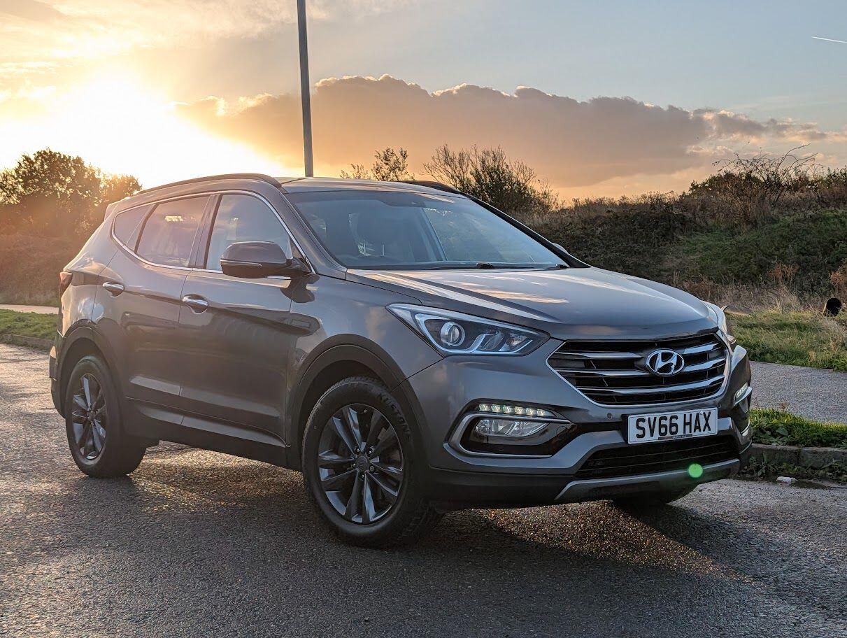 Used Hyundai Santa Fe 2016 for sale - 76408866: Photo 1