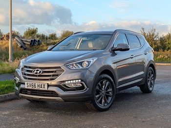 Used Hyundai Santa Fe 2016 for sale - 76408866: Photo