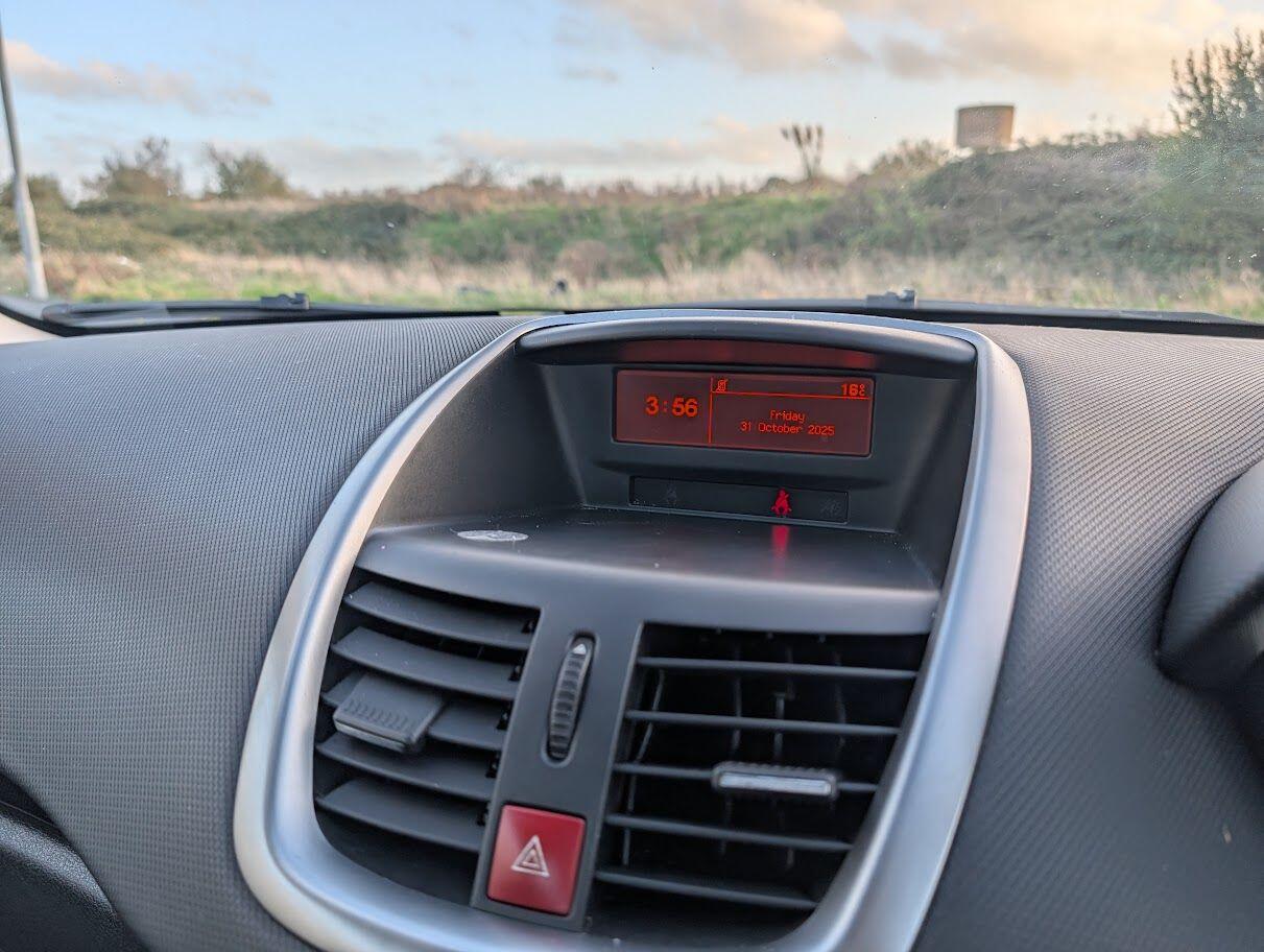 Used Peugeot 207 CC 2011 for sale - 76472635: Photo 37