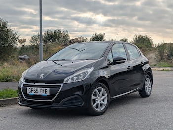 Used Peugeot 208 2015 for sale - 76282809: Photo