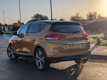 Used Renault Scenic 2016 for sale - 76824164: Photo