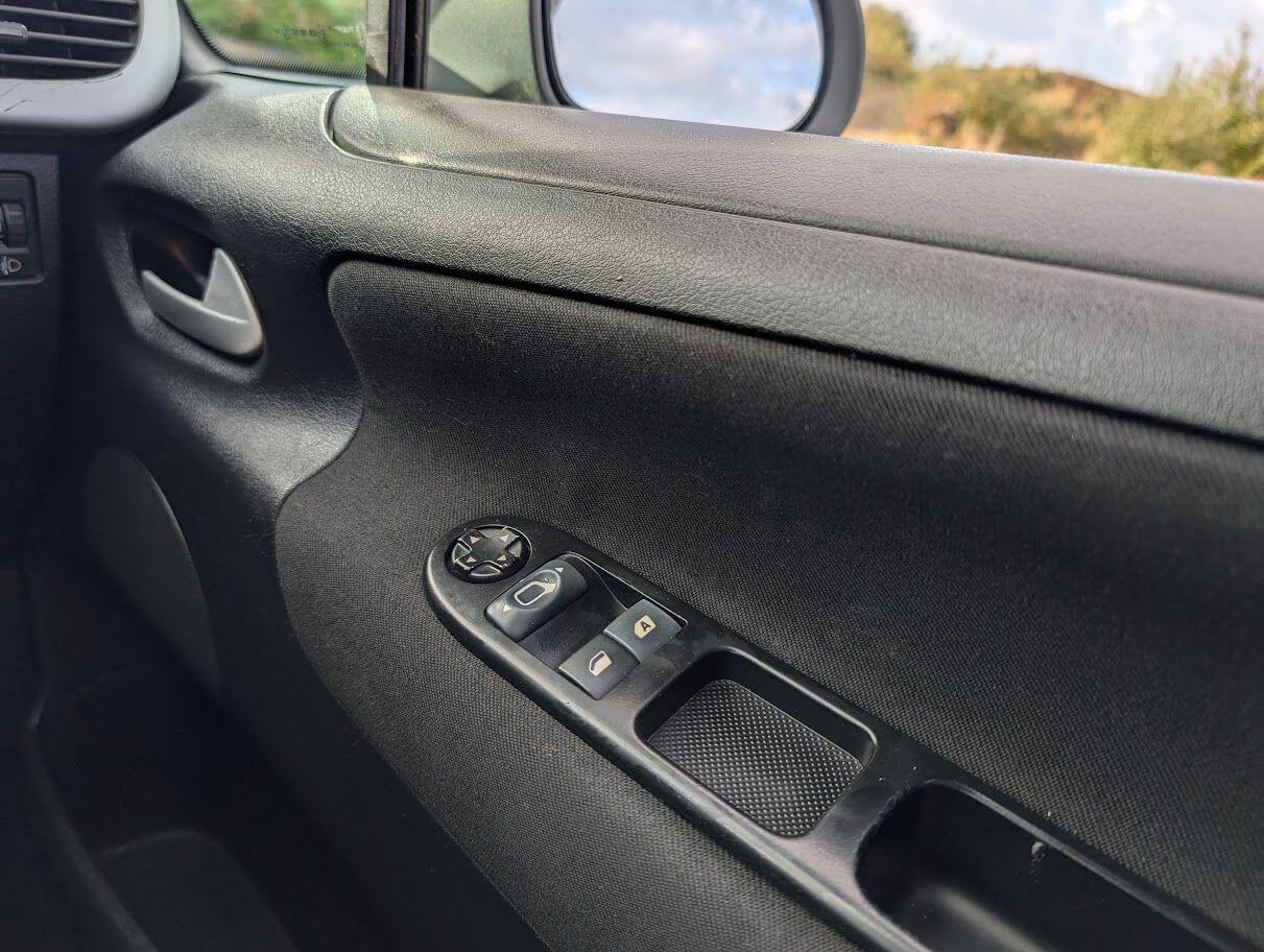 Used Peugeot 207 2012 for sale - 76573051: Photo 11