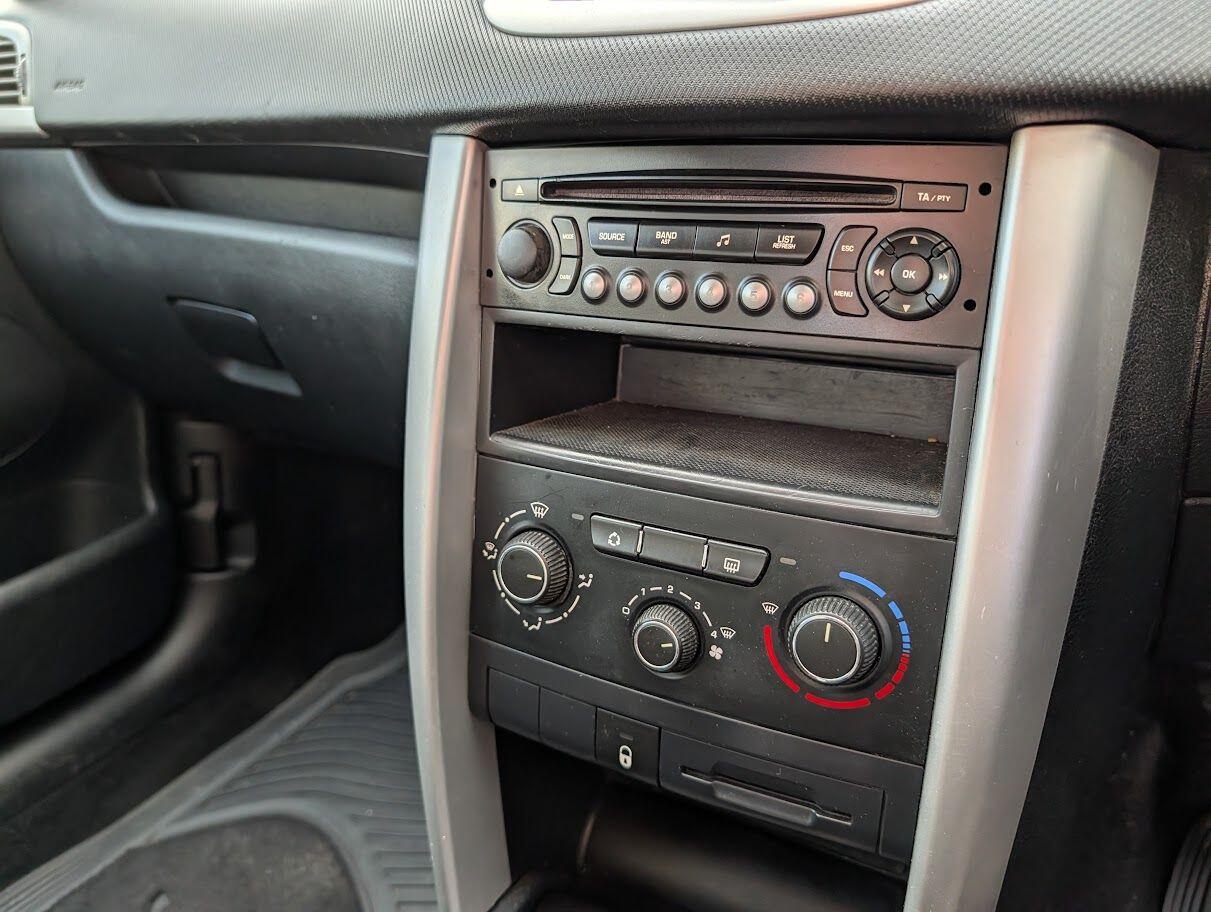 Used Peugeot 207 2012 for sale - 76573051: Photo 29