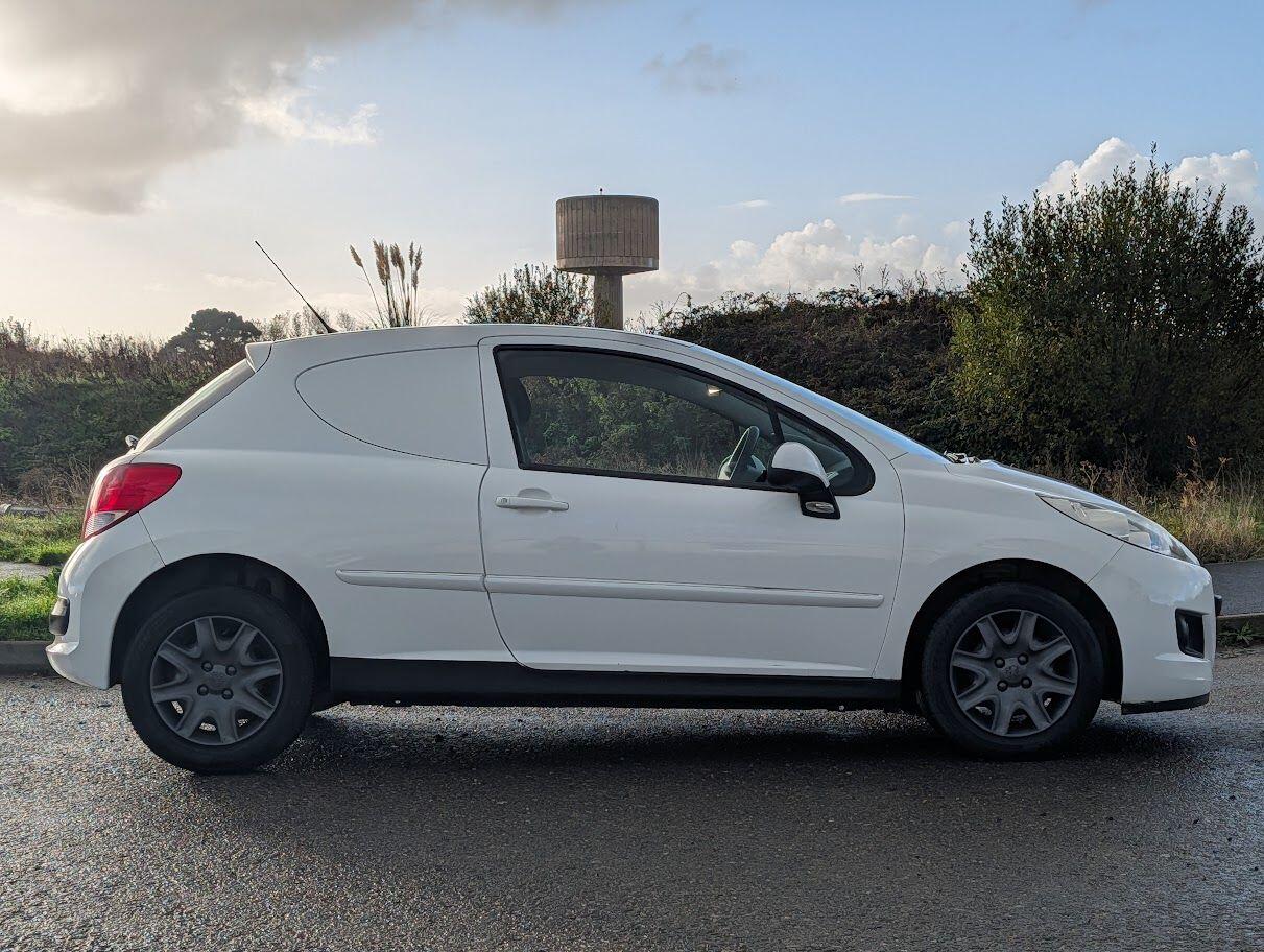 Used Peugeot 207 2012 for sale - 76573051: Photo 8