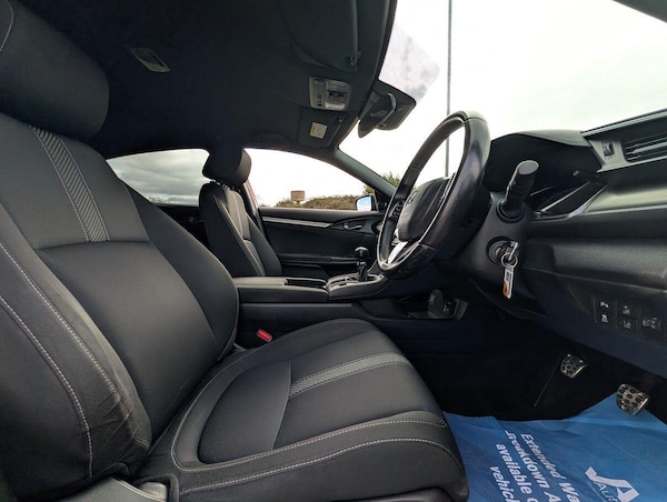 Used Honda Civic 2018 for sale - 76189904: Photo 11