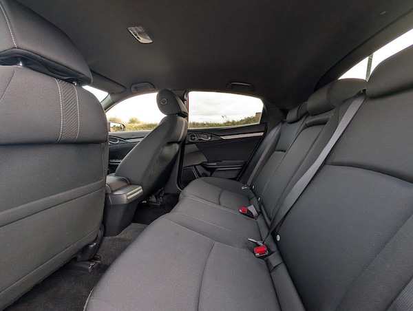 Used Honda Civic 2018 for sale - 76189904: Photo 12