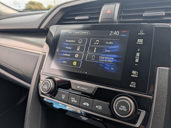 Used Honda Civic 2018 for sale - 76189904: Photo 25