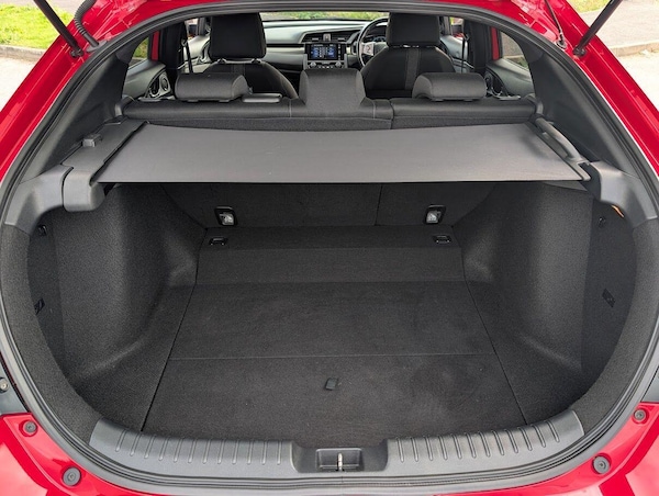 Used Honda Civic 2018 for sale - 76189904: Photo 27
