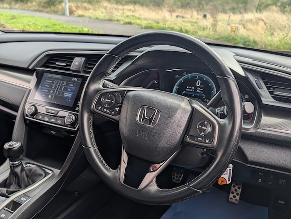 Used Honda Civic 2018 for sale - 76189904: Photo 28
