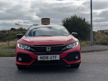 Used Honda Civic 2018 for sale - 76189904: Photo 2