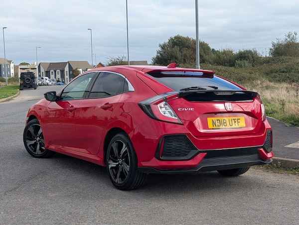 Used Honda Civic 2018 for sale - 76189904: Photo 4