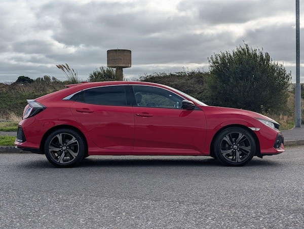 Used Honda Civic 2018 for sale - 76189904: Photo 7