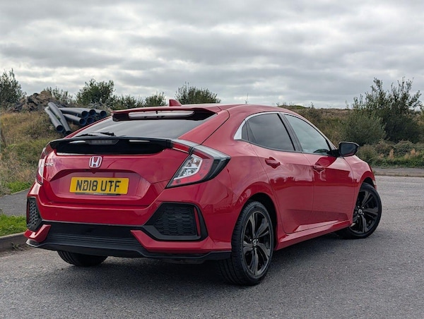 Used Honda Civic 2018 for sale - 76189904: Photo 8