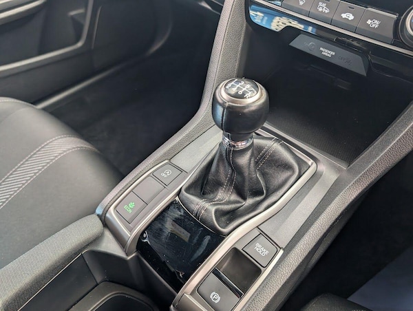 Used Honda Civic 2018 for sale - 76189904: Photo 9