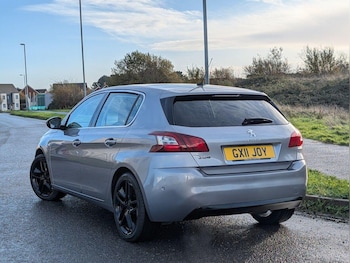 Used Peugeot 308 2013 for sale - 76824984: Photo