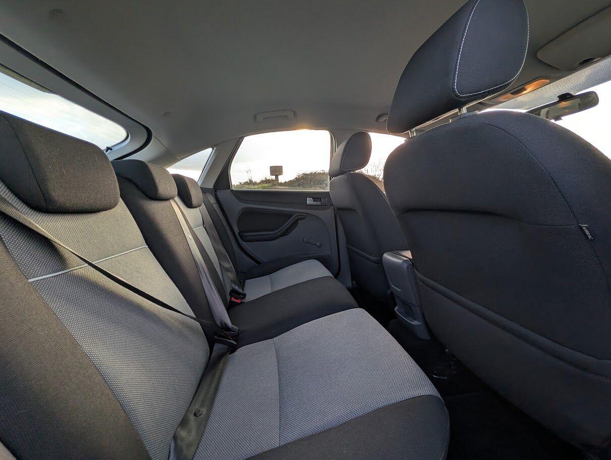 Used Ford Focus 2010 for sale - 77290878: Photo 13