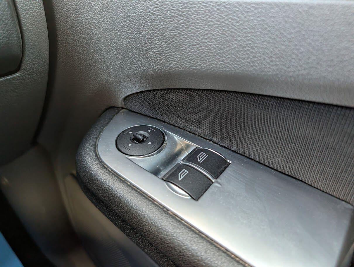 Used Ford Focus 2010 for sale - 77290878: Photo 14