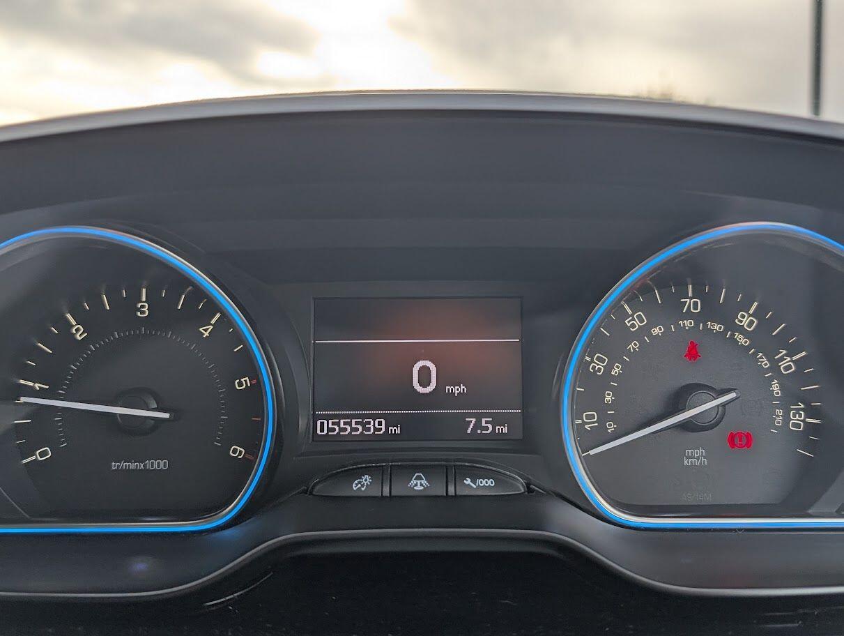 Used Peugeot 2008 2017 for sale - 76823470: Photo 24