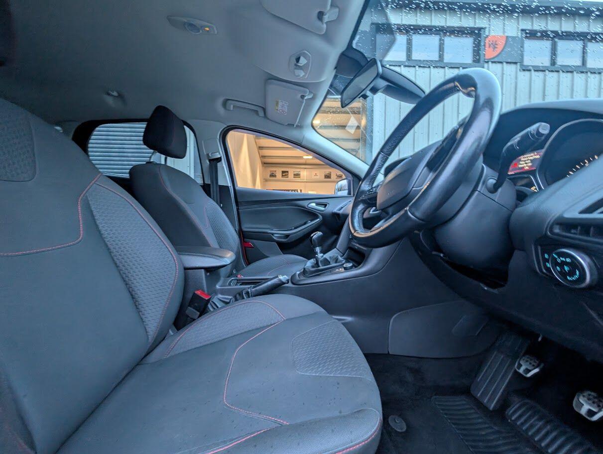 Used Ford Focus 2015 for sale - 77305846: Photo 11