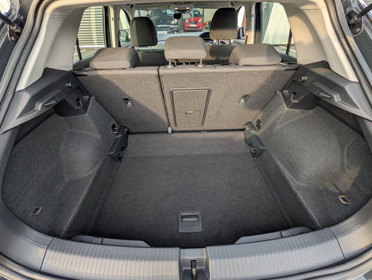 Used Volkswagen T-Roc for sale - 77237995: Photo 25