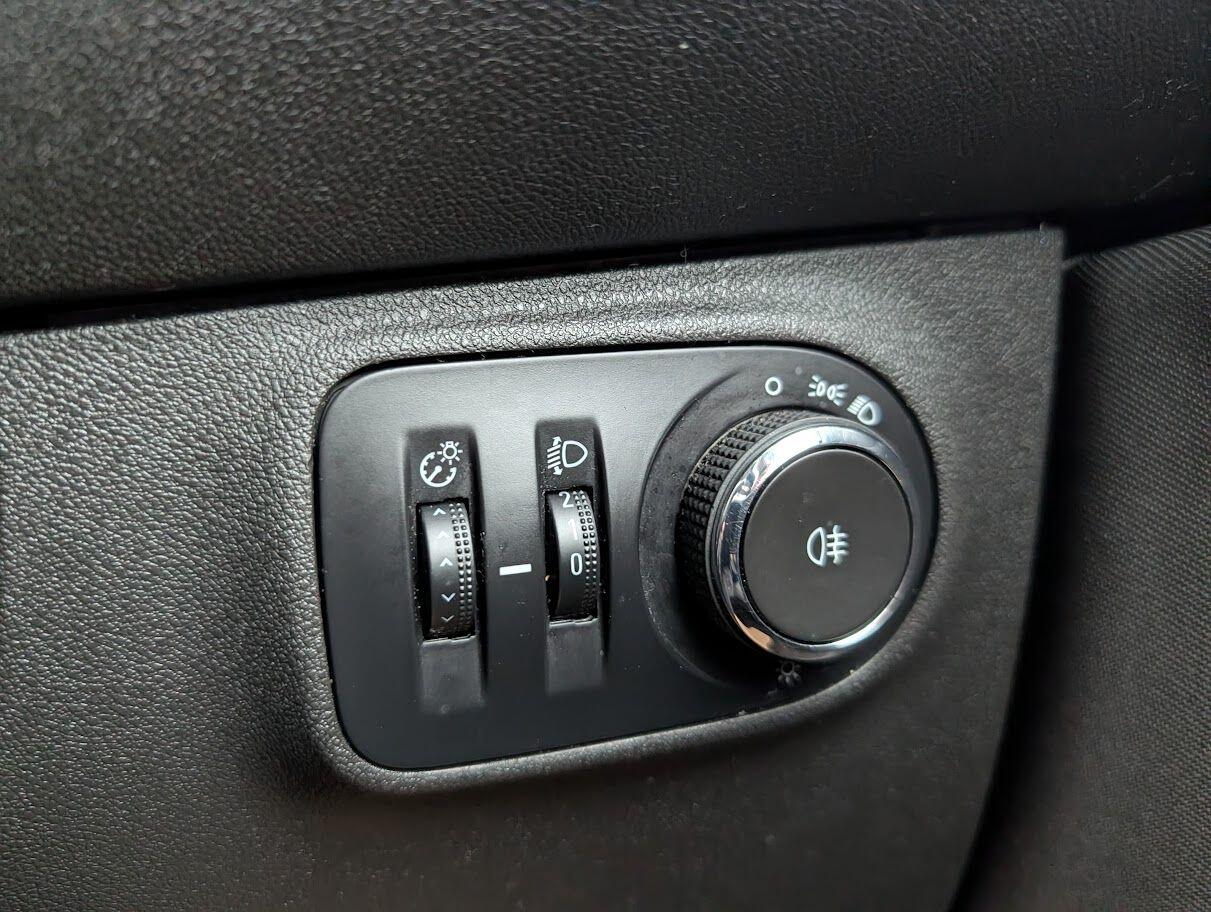 Used Vauxhall Corsa 2015 for sale - 77898335: Photo 14