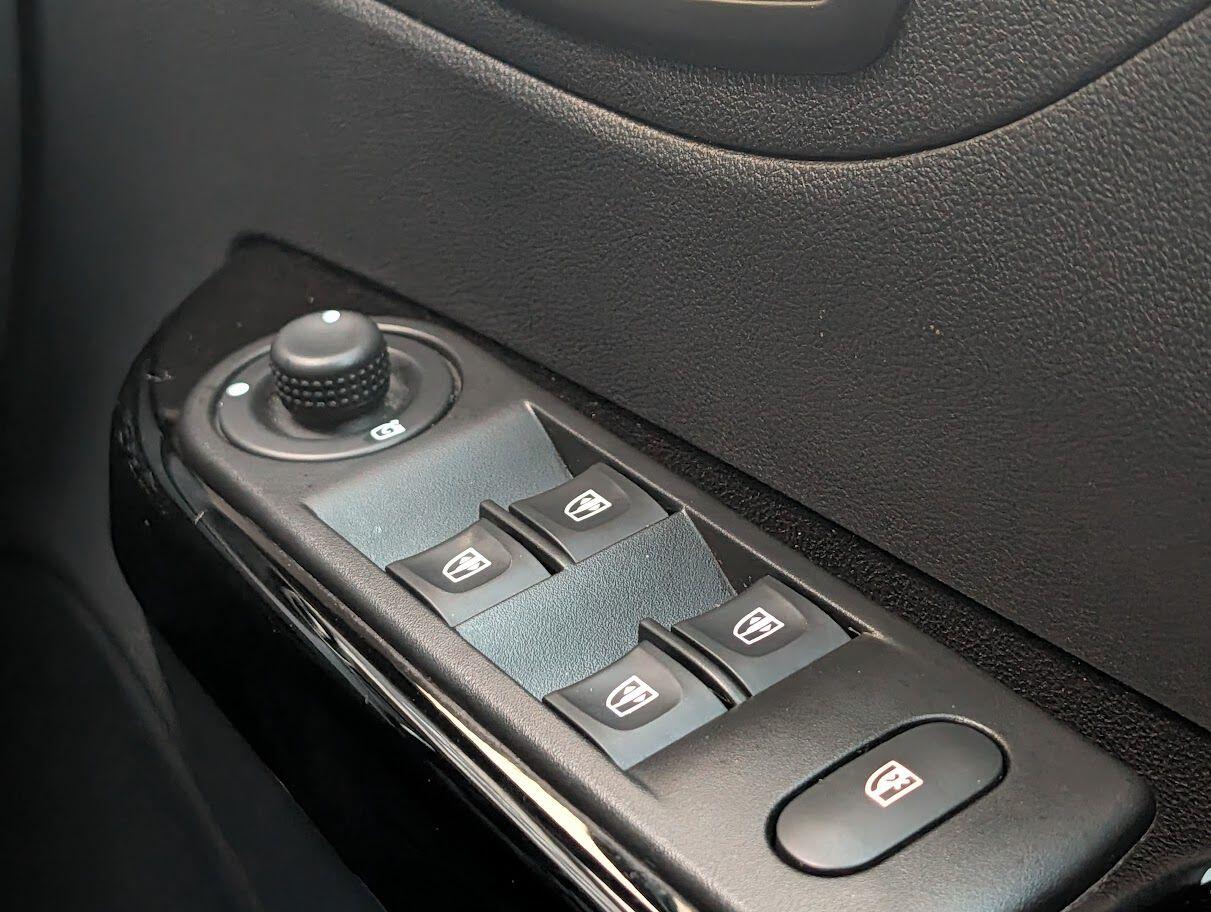 Used Renault Captur 2016 for sale - 78058425: Photo 17