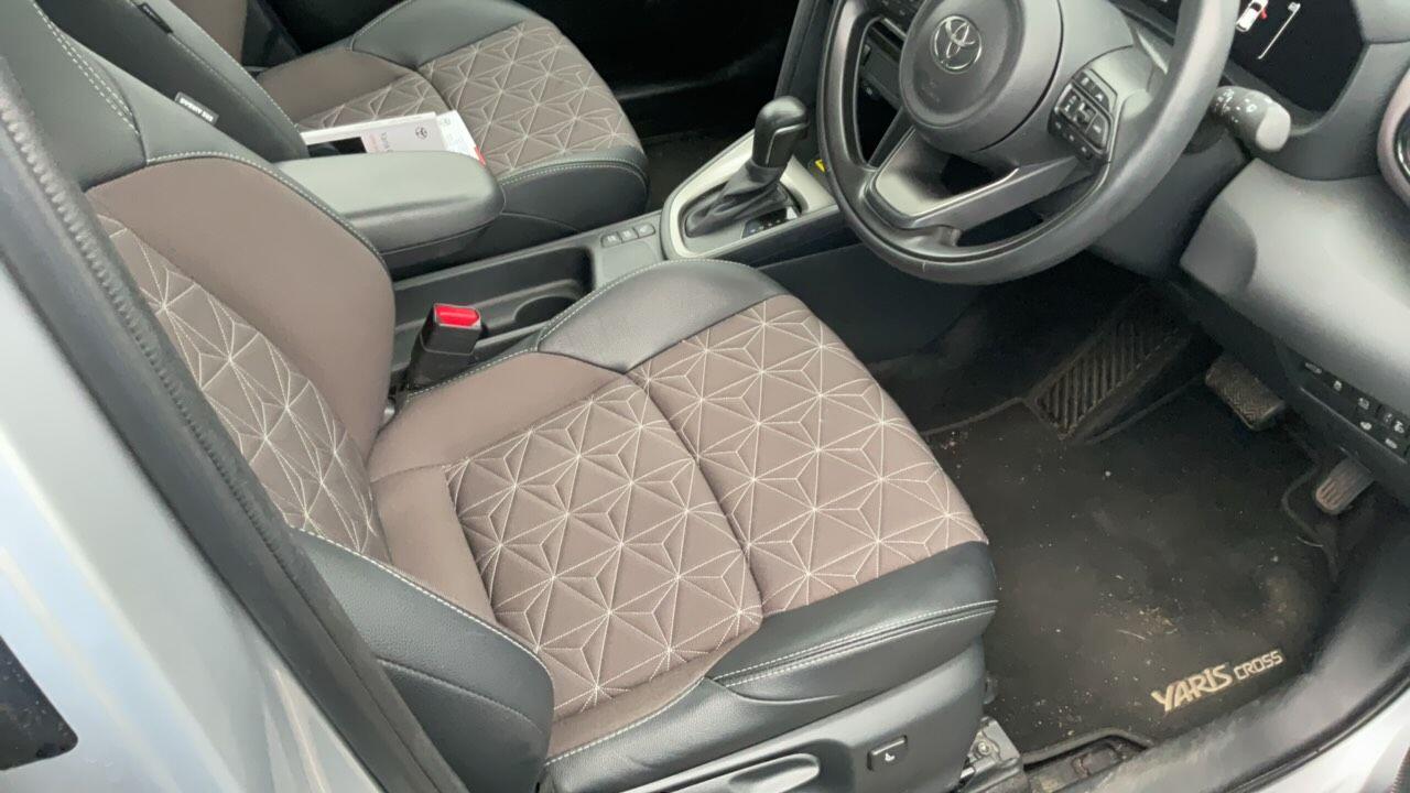 Used Toyota Yaris Cross 2024 for sale - 76138132: Photo 4