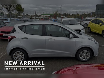 Used Hyundai i10 2017 for sale - 76152113: Photo 4